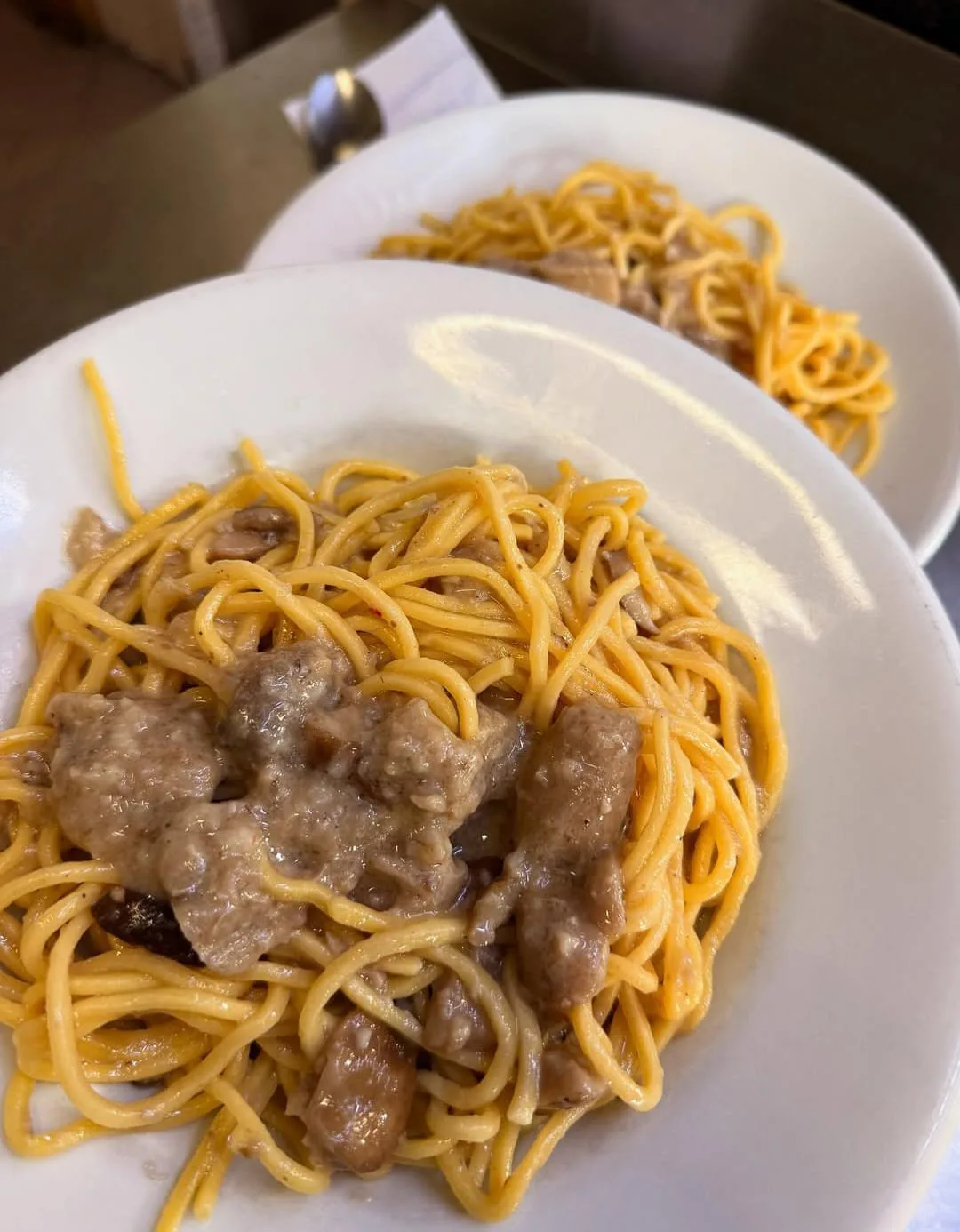 Spaghetti ai funghi in primo piano